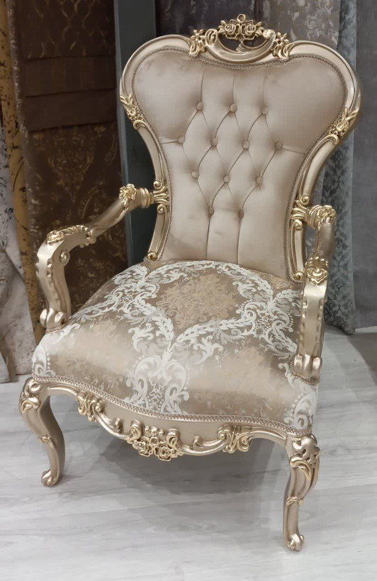 مبل کلاسیک سلطنتی گلبرگ